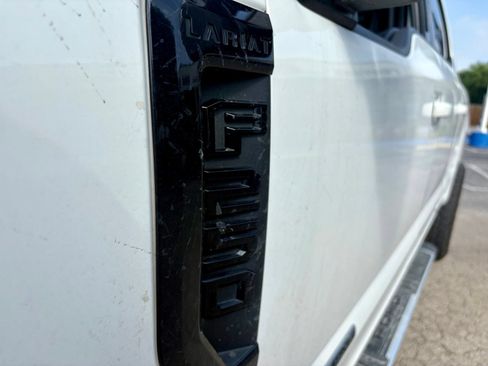 Used 2022 Ford F250 Lariat w/ Lariat Value Package AWD/4WD image 8