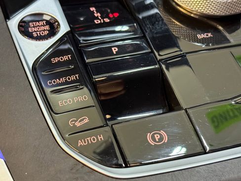 Used 2024 BMW X7 xDrive40i image 36