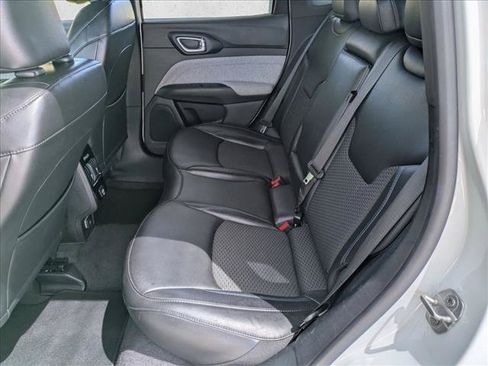 Used 2023 Jeep Compass Latitude AWD/4WD image 18
