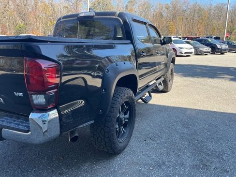 Used 2020 Toyota Tacoma SR5 image 7