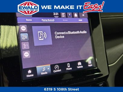 New 2025 Jeep Grand Cherokee Laredo X w/ Trailer Tow Package