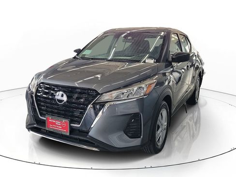 New 2025 Nissan Kicks Play S FWD image 2