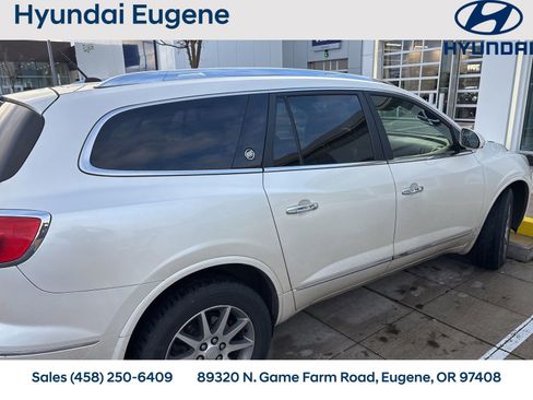 Used 2013 Buick Enclave Leather image 4