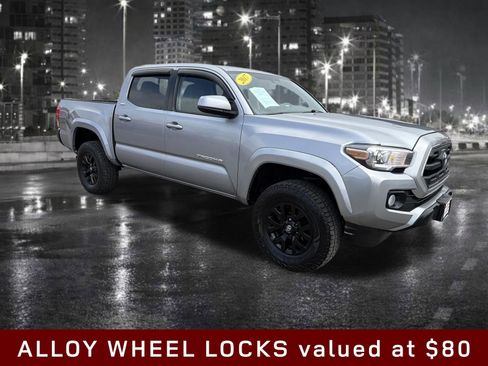 Used 2017 Toyota Tacoma SR5 w/ Tow Package AWD/4WD image 8