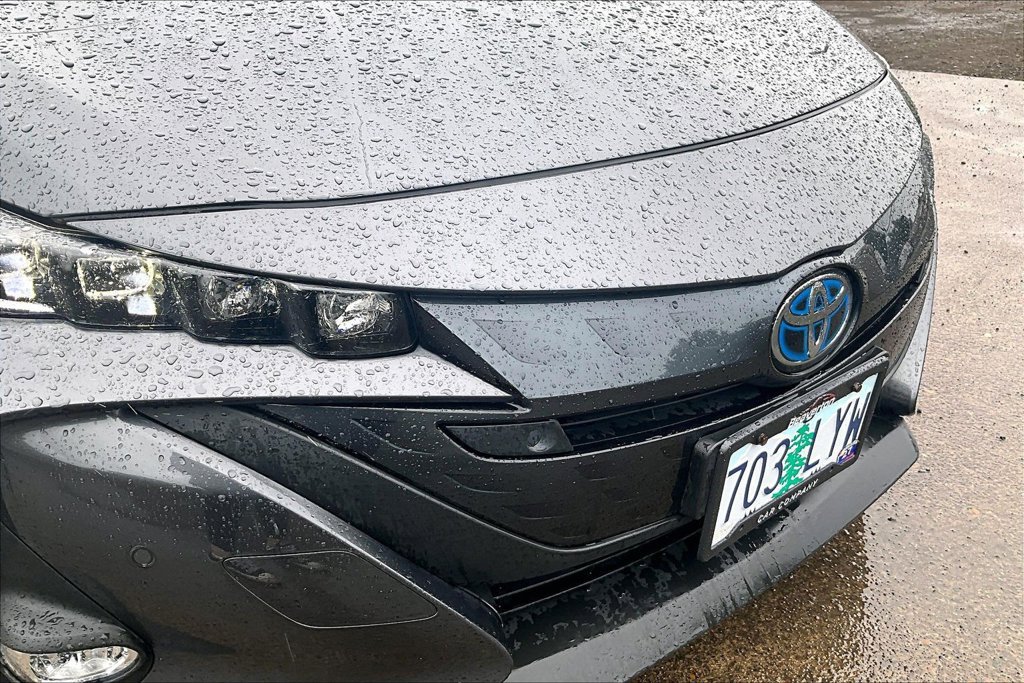 Used 2020 Toyota Prius Prime Limited FWD image 32