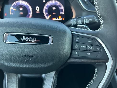 New 2025 Jeep Grand Cherokee L Limited w/ Trailer Tow Package image 32