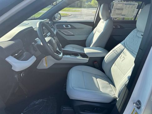 New 2027 Ford Explorer Platinum AWD/4WD image 17