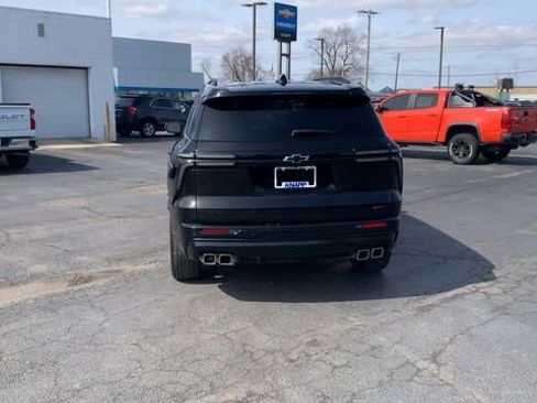 Used 2024 Chevrolet Traverse RS image 7