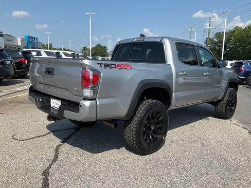 Used 2020 Toyota Tacoma TRD Off-Road w/ Technology Package AWD/4WD image 23