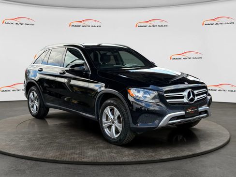 Used 2018 Mercedes-Benz GLC 300 4MATIC image 5