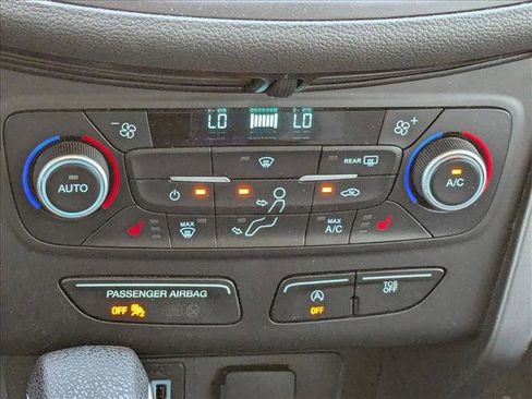 Used 2019 Ford Escape SE image 19