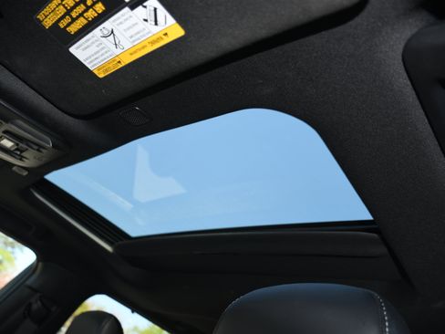 Used 2023 Toyota Highlander XSE image 7