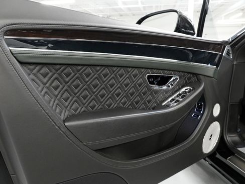 Used 2022 Bentley Continental GT AWD/4WD image 38