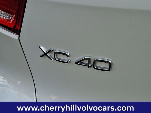 Certified 2025 Volvo XC40 B5 Plus w/ Protection Package Premier image 30