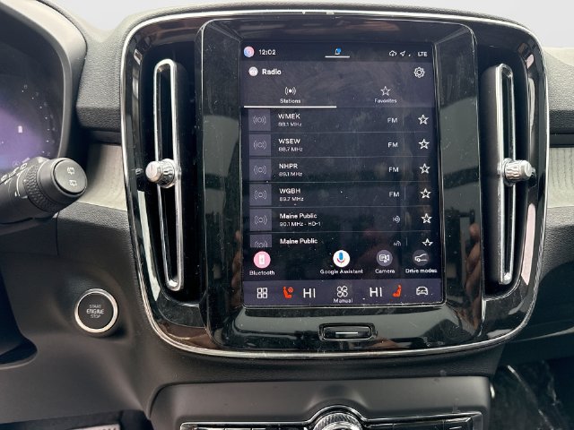 Certified 2024 Volvo XC40 B5 Core AWD/4WD image 15