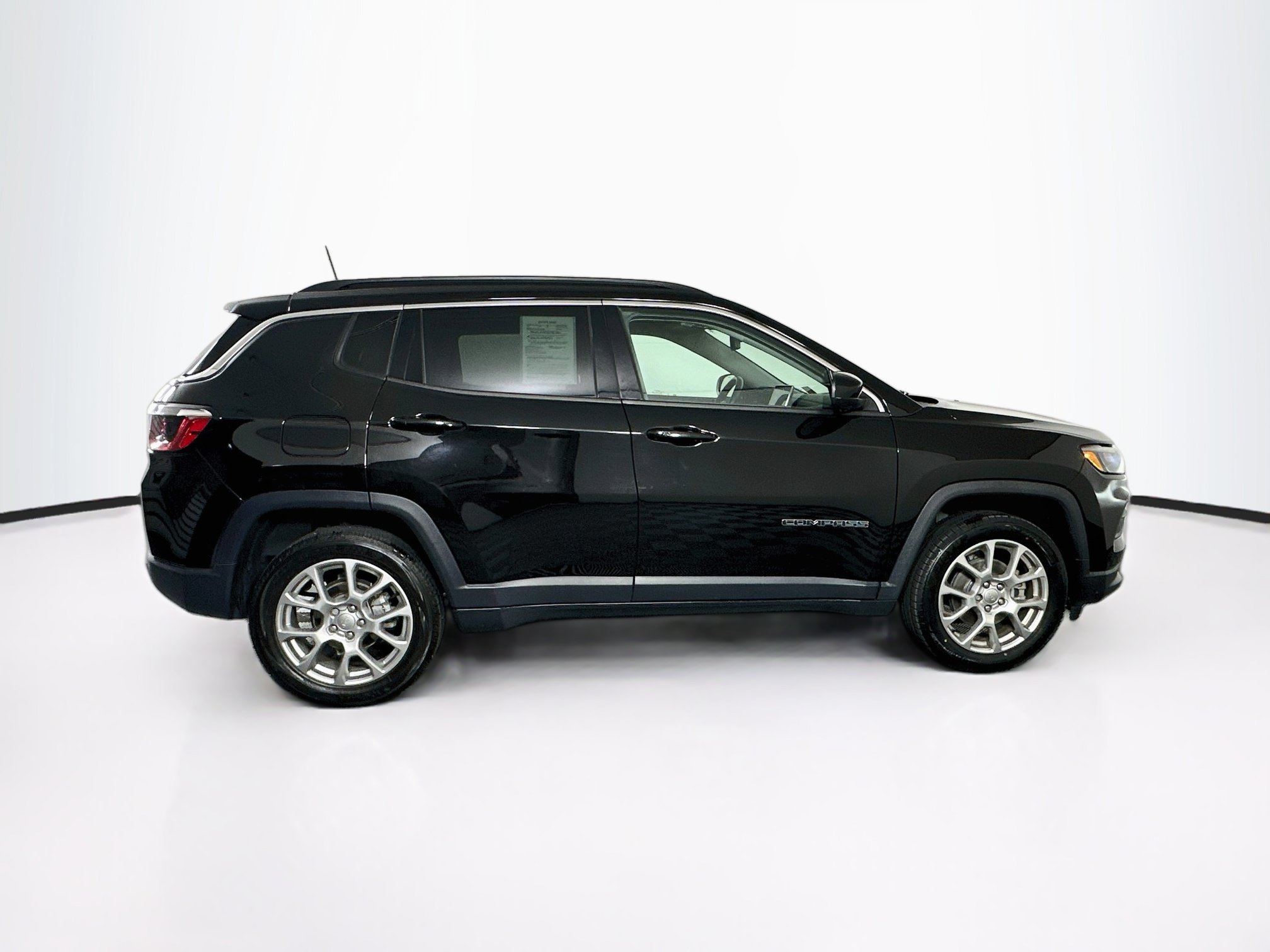 Used 2022 Jeep Compass Latitude AWD/4WD image 10