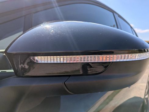Used 2023 Volkswagen ID.4 Pro AWD/4WD image 12