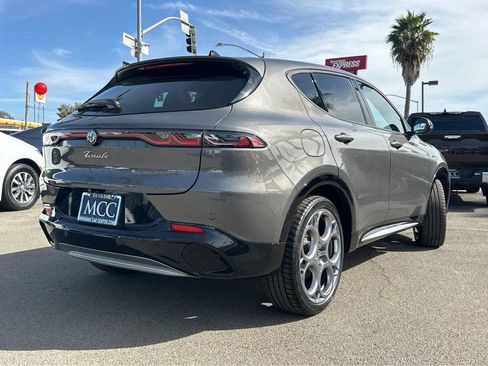 Used 2024 Alfa Romeo Tonale Ti w/ Premium Interior Package image 13