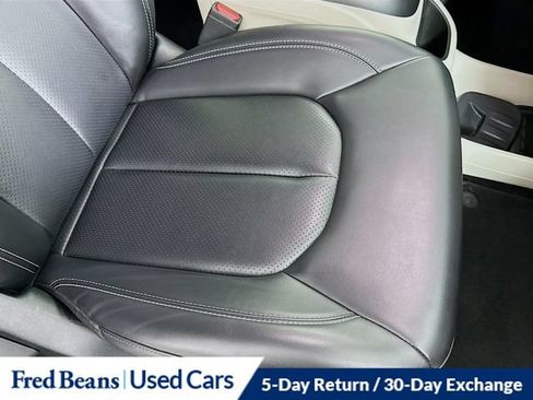 Used 2023 Chrysler Pacifica Touring-L FWD image 39