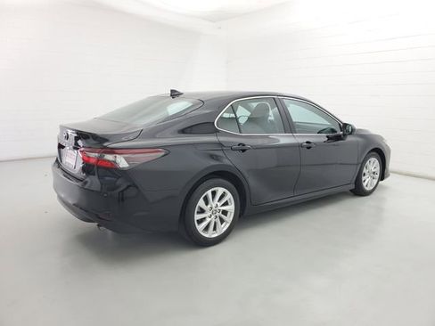 Used 2023 Toyota Camry LE image 5