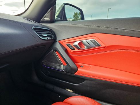 Used 2021 BMW Z4 sDrive30i w/ Executive Package image 24