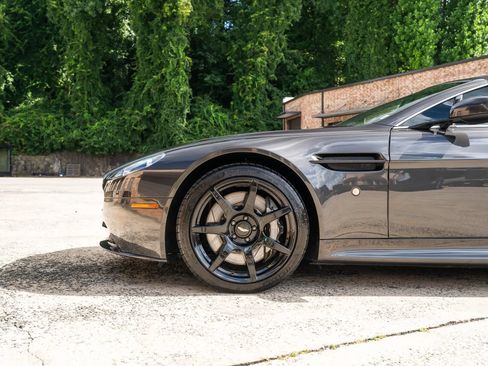 Used 2013 Aston Martin V8 Vantage Roadster RWD image 3