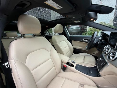 Used 2016 Mercedes-Benz GLA 250 image 36