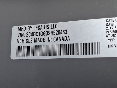 Used 2025 Chrysler Pacifica Limited image 29