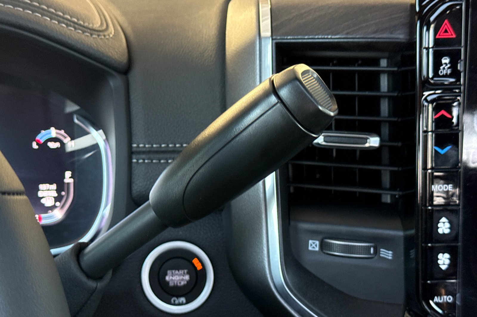 New 2026 RAM 3500 Laramie AWD/4WD image 24