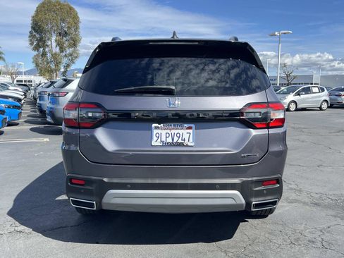 Used 2024 Honda Pilot Touring image 28