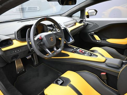 Used 2026 Lamborghini Temerario AWD/4WD image 4