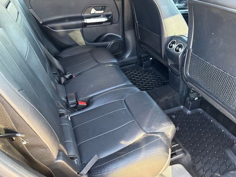 Used 2021 Mercedes-Benz GLB 250 image 38