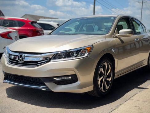 Used 2016 Honda Accord EX image 5