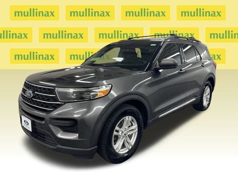 Used 2020 Ford Explorer XLT image 12