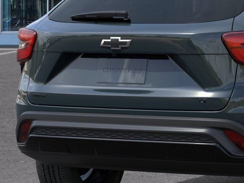 New 2026 Chevrolet Trax LT w/ Midnight Edition FWD image 14