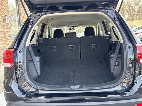 Used 2020 Mitsubishi Outlander ES image 14