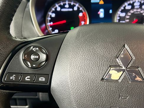 Used 2023 Mitsubishi Eclipse Cross SE image 12