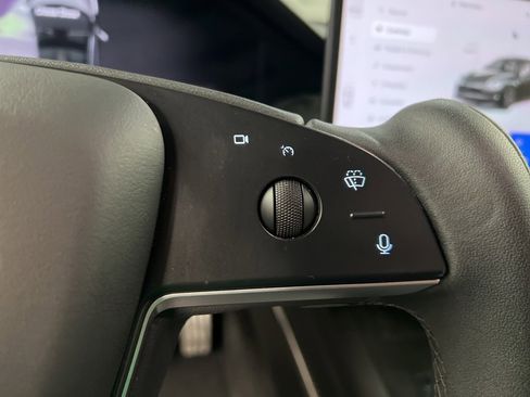 Used 2022 Tesla Model S Plaid image 18