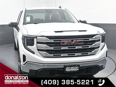 New 2026 GMC Sierra 1500 SLE image 3