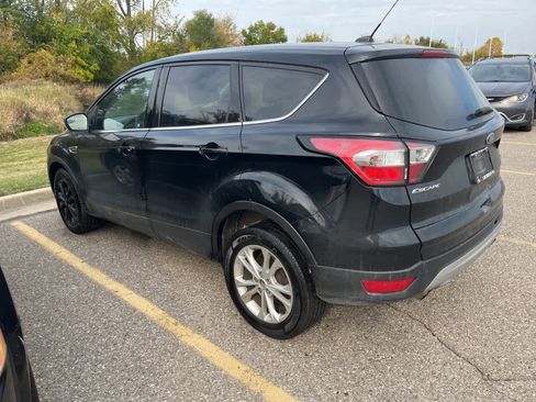 Used 2017 Ford Escape SE image 8