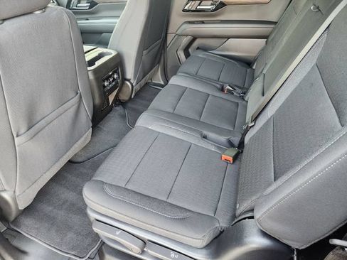 Used 2025 Chevrolet Suburban LS RWD image 31