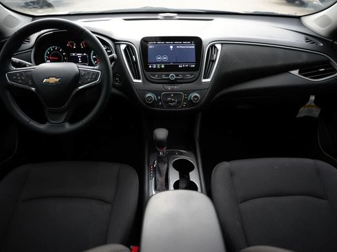 Used 2025 Chevrolet Malibu RS FWD image 7
