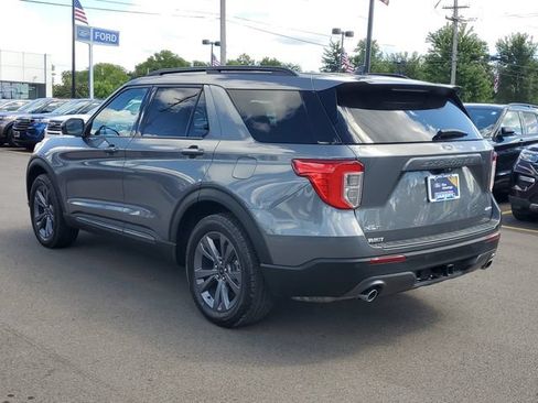 Certified 2023 Ford Explorer XLT w/ Equipment Group 202A AWD/4WD image 3