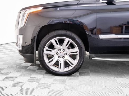 Used 2019 Cadillac Escalade Luxury image 37