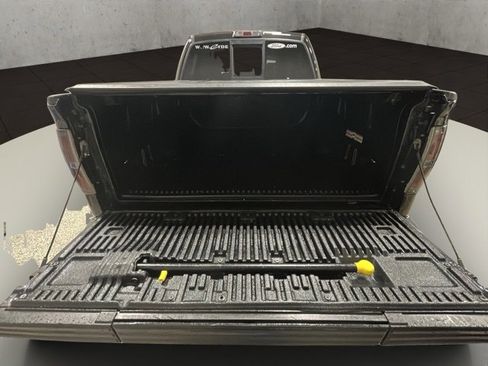Used 2014 Ford F150 Limited image 23
