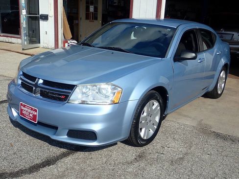 Used 2013 Dodge Avenger SE FWD image 2