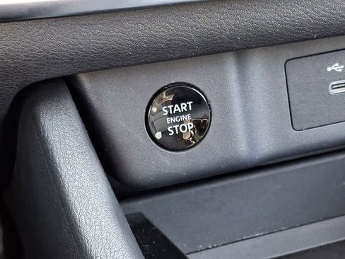 Used 2025 Nissan Rogue SV image 20