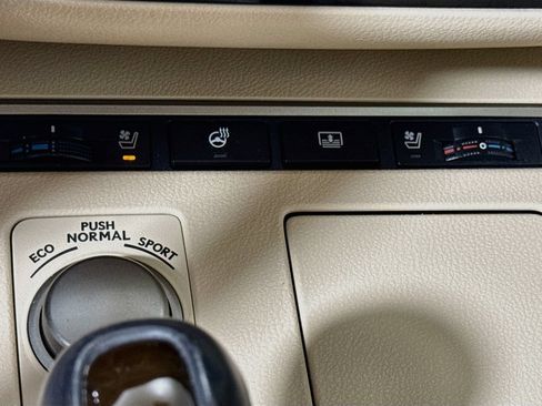 Used 2014 Lexus ES 350 w/ Luxury Package FWD image 20
