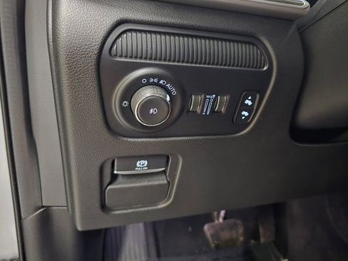 Certified 2022 Jeep Wagoneer Series II AWD/4WD image 32