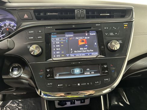 Used 2016 Toyota Avalon Limited image 25